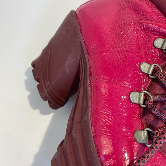 JOHN FLUEVOG MELLOW SOFT ROCK LACE-UP PLATFORM BOOT - Picture 11 of 16